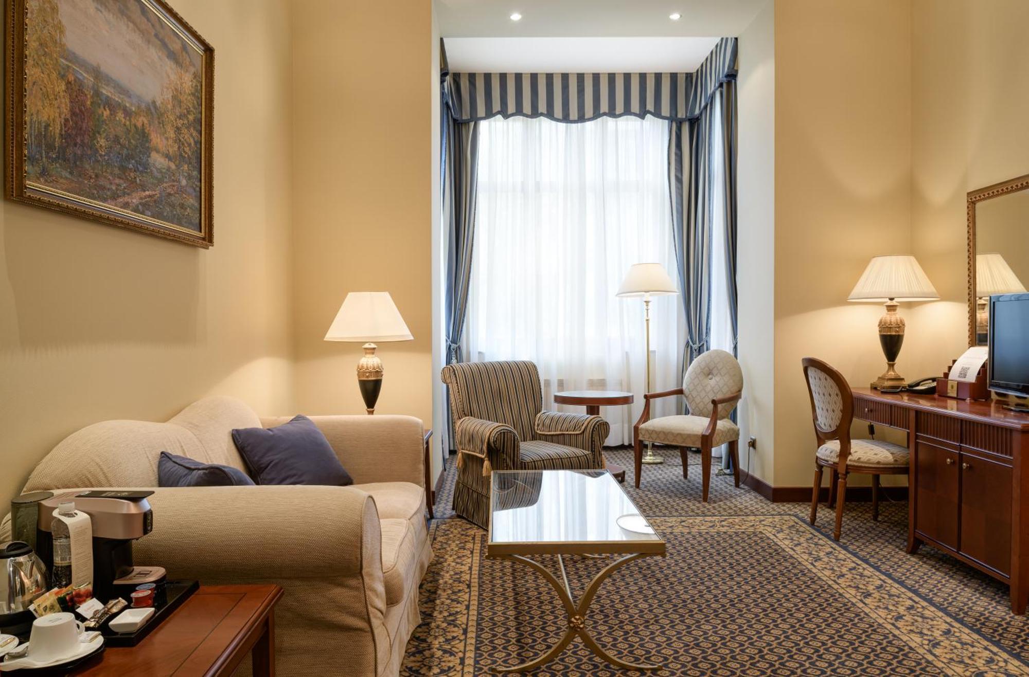 Premier Palace Hotel Kyiv Exterior photo