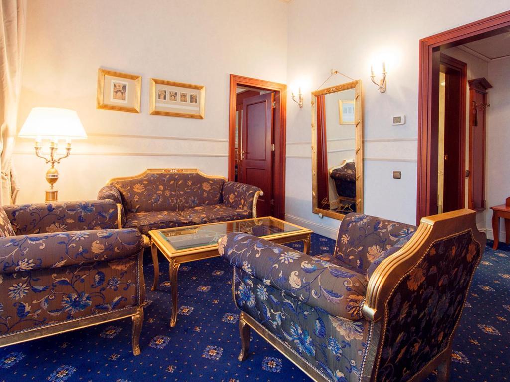 Premier Palace Hotel Kyiv Exterior photo